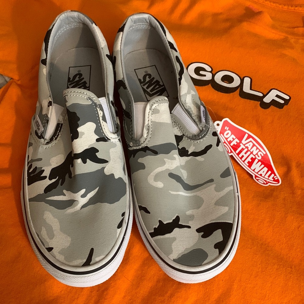 Vans women’s 9 slip on camo